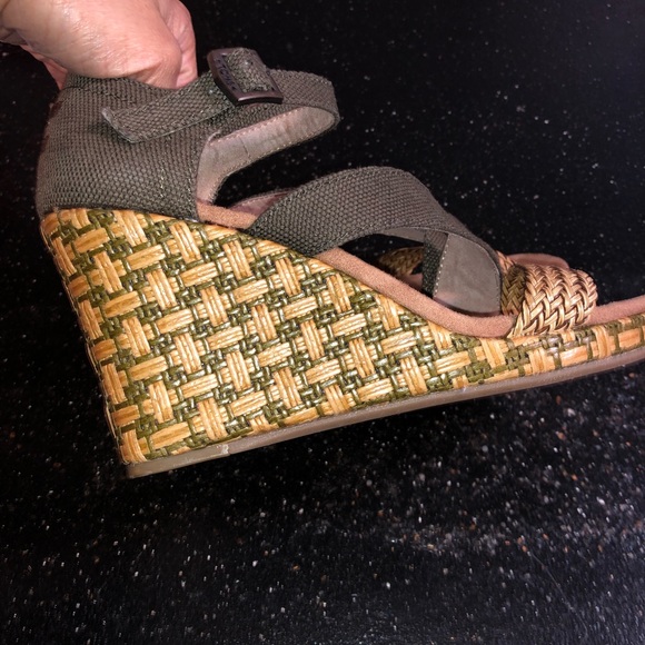 toms embroidered shoes